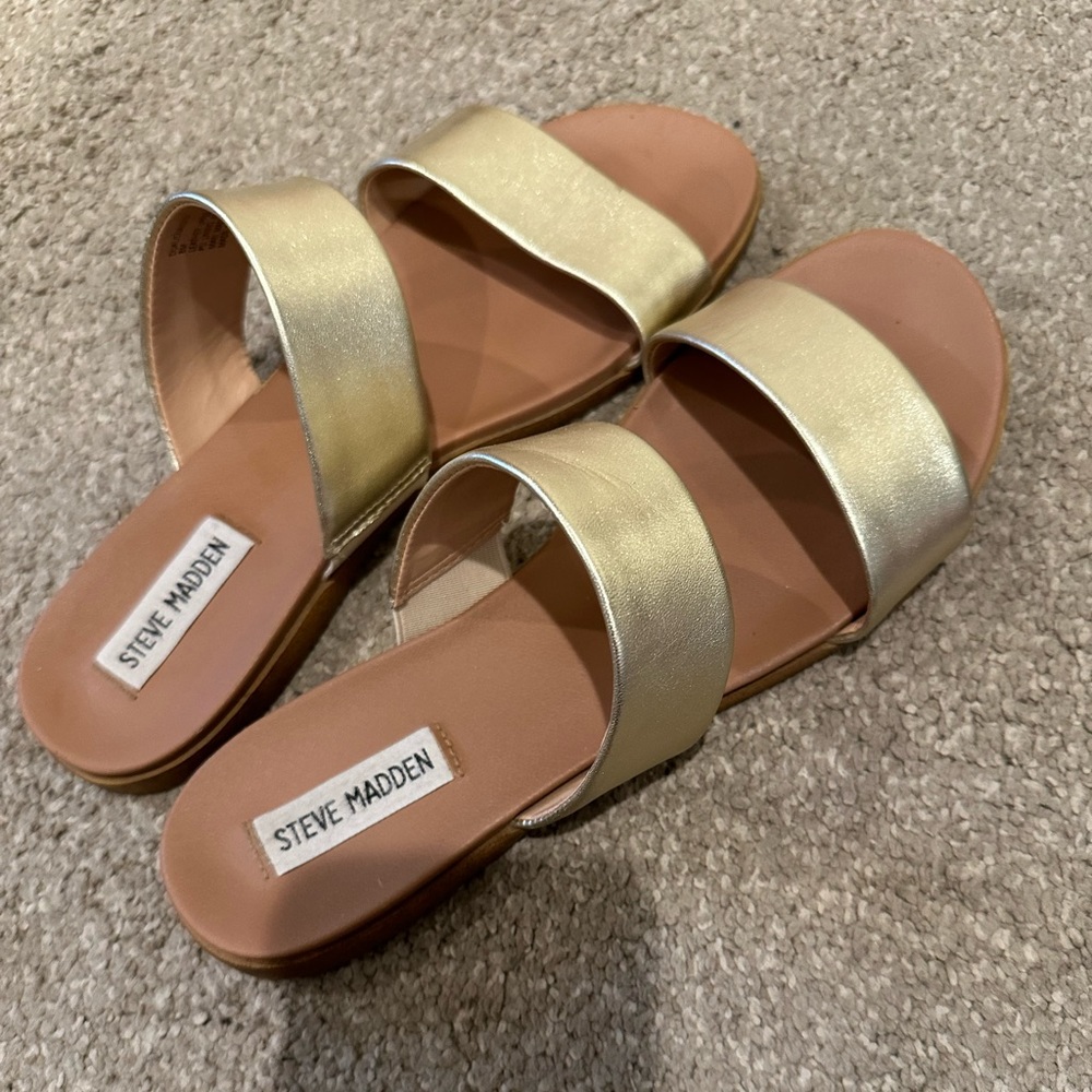 Steve Madden Dual Gold Leather sandal